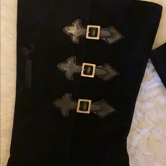 Versace - Picture 4 of 17